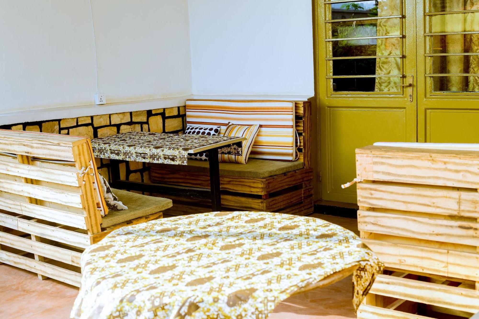 Inzozi Africa House B&B-Kimihurura Кигали Екстериор снимка